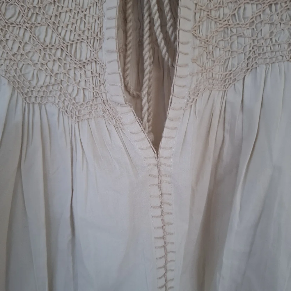 Evereve Smocked Bodice Boho Top Size Medium NWOT - Picture 7 of 11